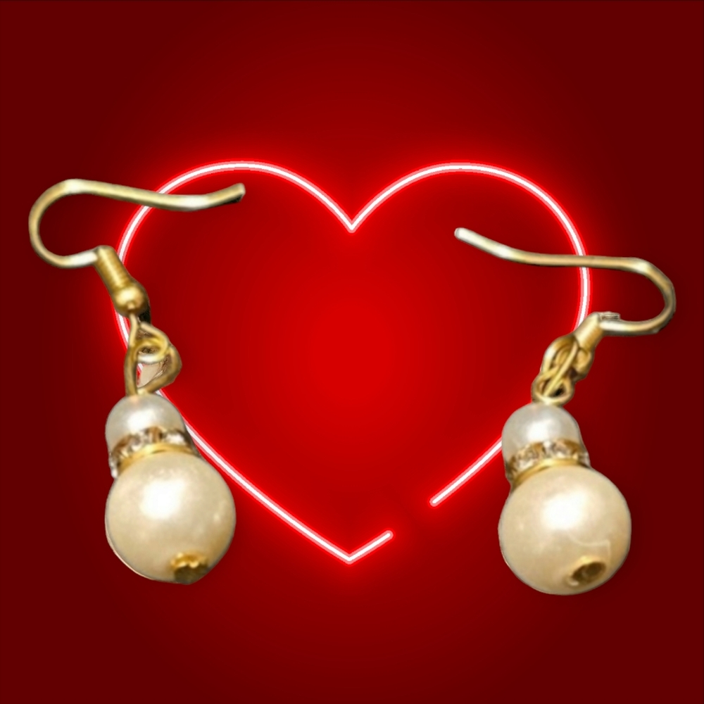 Pearl ear rings imitation